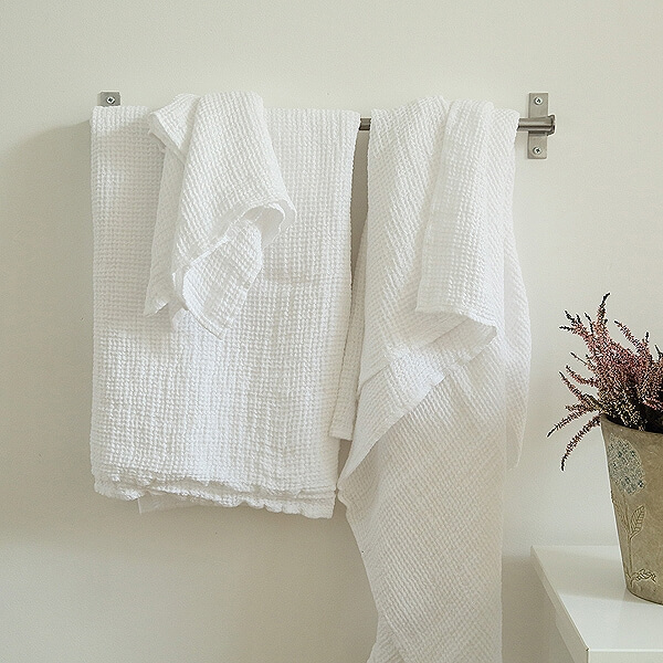 SERVIETTES DE TOILETTE EN LIN SERVIETTES DE TOILETTE EN LIN