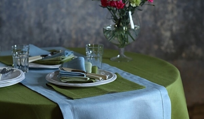 Nappe en lin naturel sur une table dressée